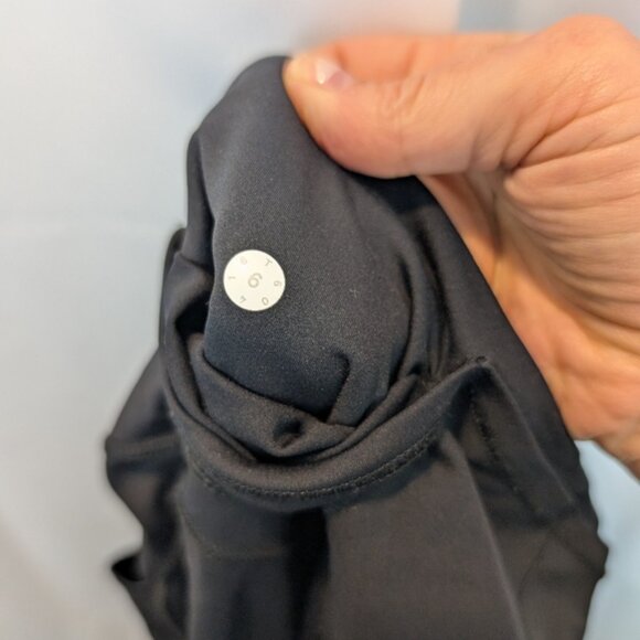 Lululemon Fast Free Crop (19 )Black size 6 in EUC - Picture 10 of 10